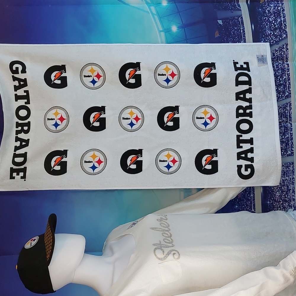 Pittsburgh Steelers On Field Football Gatorade NFL Towel NWT - Picture 2 of 6